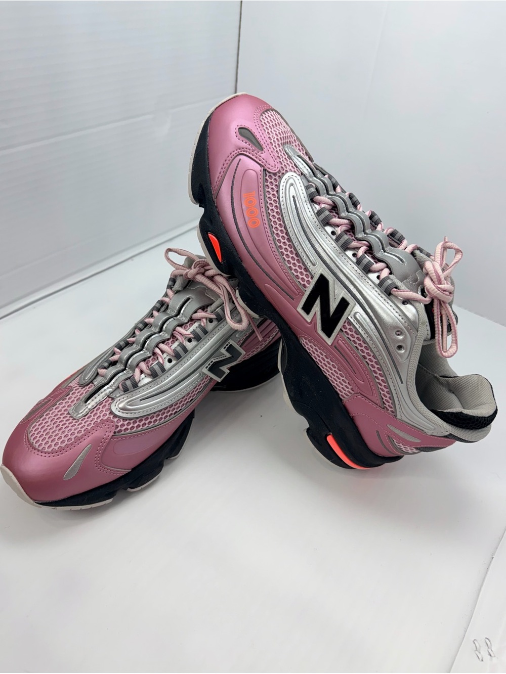 New Balance 1000 Pink Taffy Silver Metallic M1000U Women's 12 / Men's 10.5 NEW - Picture 2 of 16